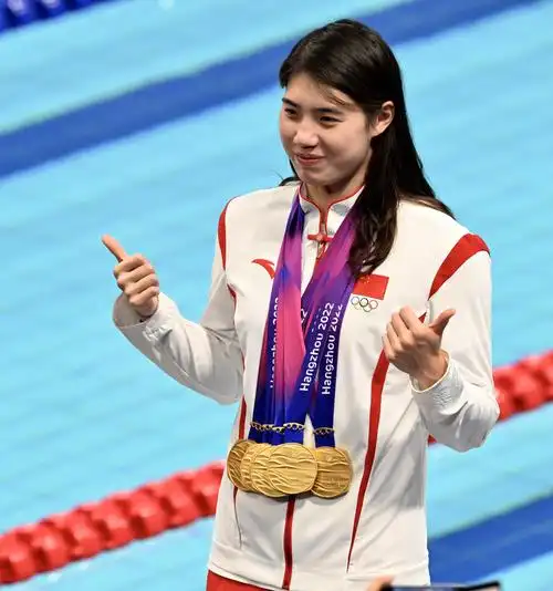 早在3月的全国春季锦标赛,张雨霏就曾向名将吴鹏