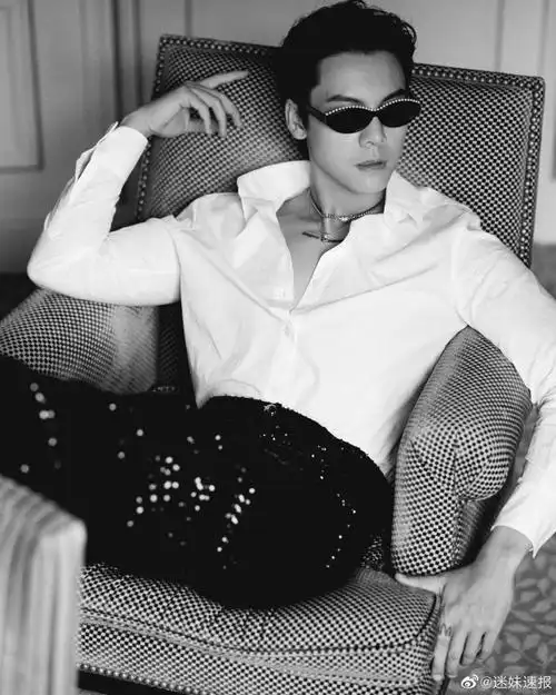 陈伟霆胸肌快把衬衫扣子崩开了#陈伟霆身材也太好了!