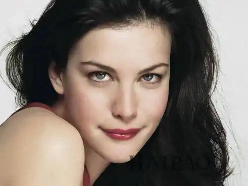 小李子觅得"新欢"?观20年金发甜心妆发演变史