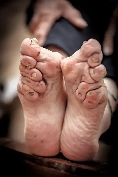 大山深处沂蒙山最后的小脚老太太她们无声诉说着女性的血泪史