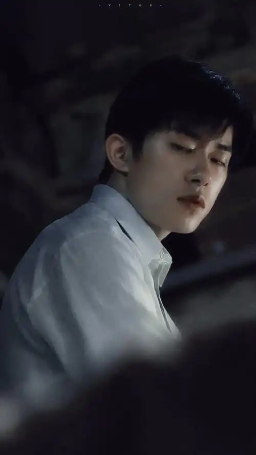 无奈又无助的景浩哥哥91好想抱抱我宝00@tfboys-易烊千玺#易烊