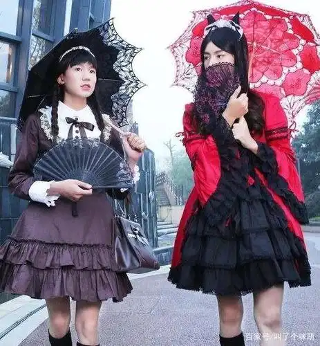 盘点这些年赫赫有名的女装大佬—金希澈,王嘉尔,王源,权志龙