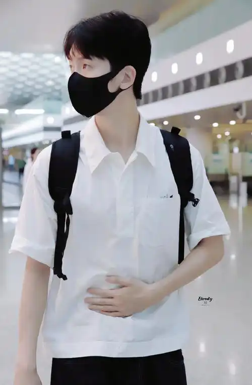 超话#陈宥维一念关山#hgh7615pek吃饱饱长高高超帅气@陈宥维