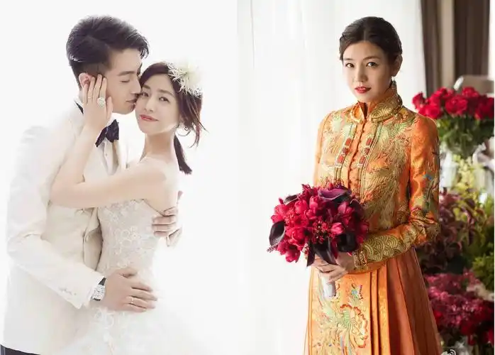 宋慧乔的婚纱美死了,惹得我都想结婚了