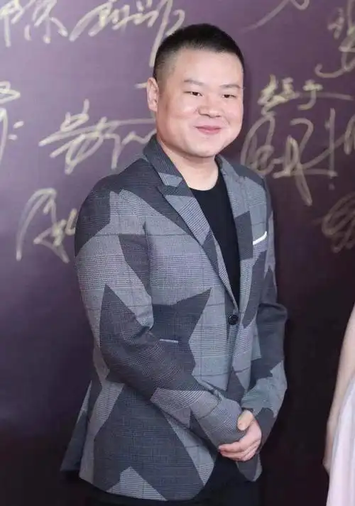 一件西装引发网友吐糟,评论区里出大神!