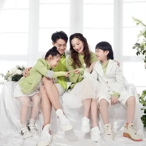 2021写真拍照艺术全家福四口新款一家服装摄影套装