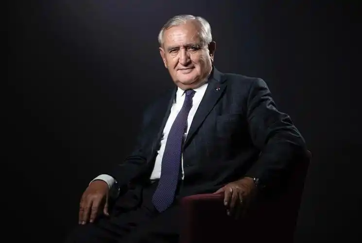 去最浪漫的国家,你会得到什么?这里有一个和法国前总理面对面的机会