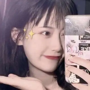 可爱卖呆萌手机控女生微信头像 对方做什么都是你喜欢的