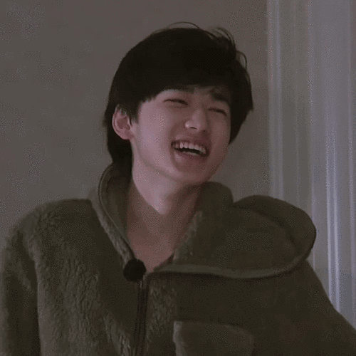 宋亚轩素颜合集9615素颜芽芽五官好优越!