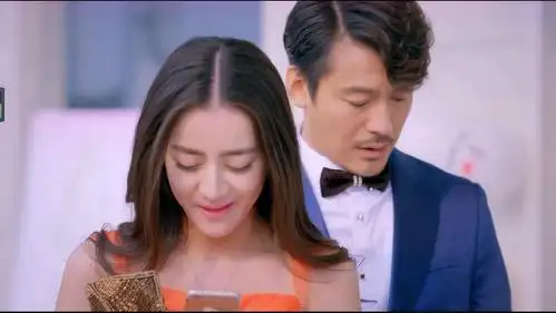 克拉恋人:沈总和高雯搭话,劝说高雯,让高雯当自己女伴