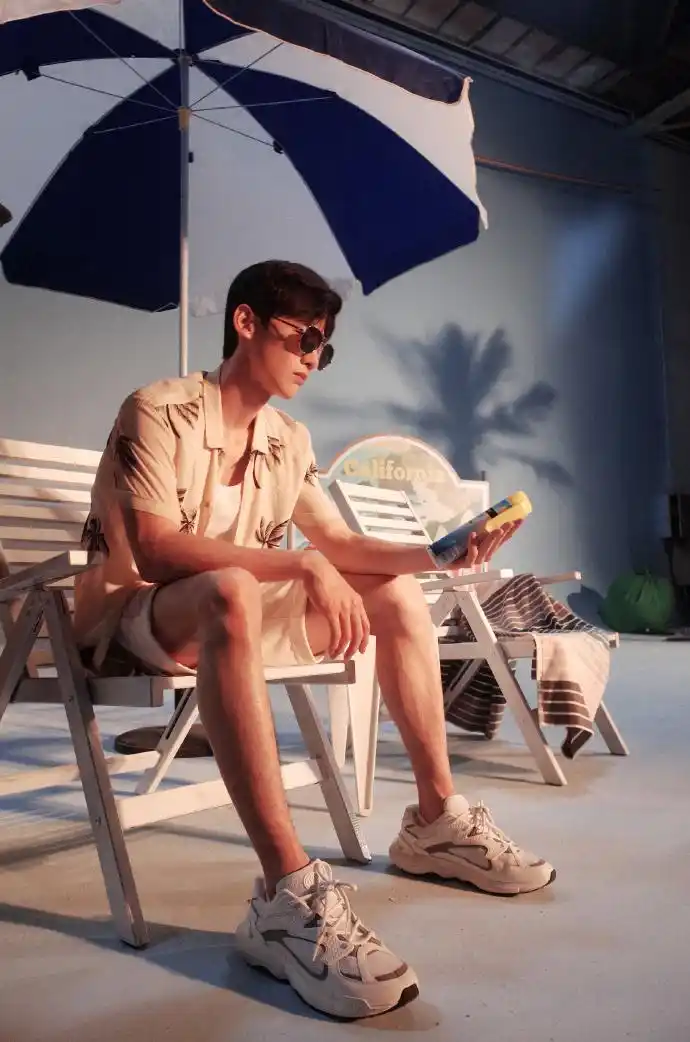 [白敬亭][新闻]190329 演员的功力是时候用上了!