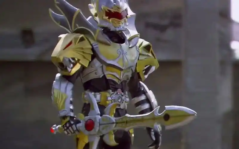 光影铠甲最强的武器就是心中的意念,意志力无穷无尽,可以天地万物无所