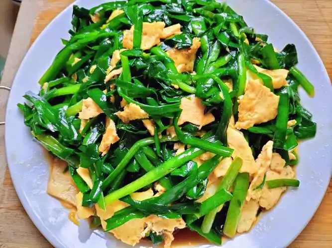 韭菜炒鸡蛋的做法>第33道家常菜
