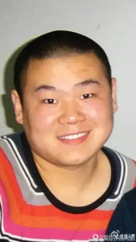 岳云鹏深夜忆童年"痛"事,原来喜剧明星也有普通人的遭遇