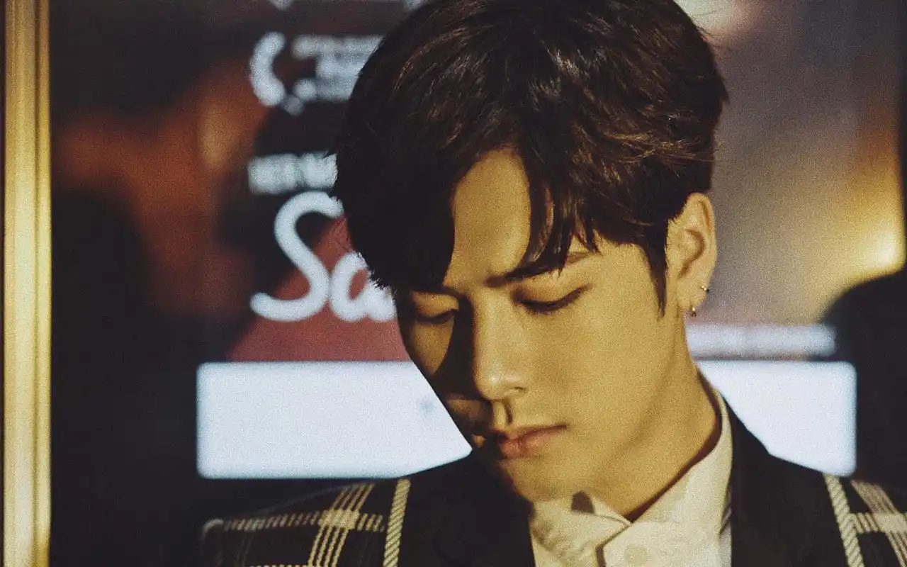 王嘉尔帅气杂志时尚写真图片壁纸