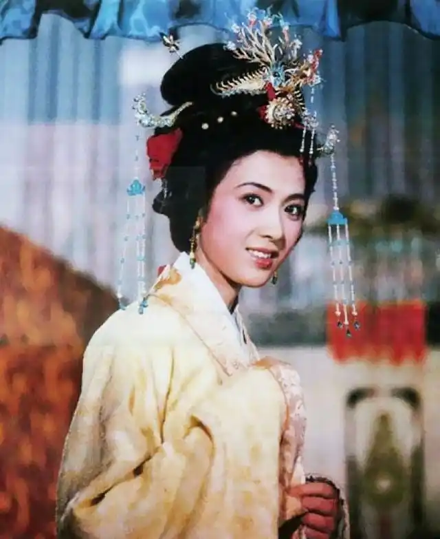 八十年代女影星的古装扮相 李秀明 潘虹 刘晓庆 张瑜 吴海燕 赵静