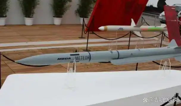 不久前,这款导弹在东欧的天空中活跃,美国向乌克兰提供的aim-120d导弹