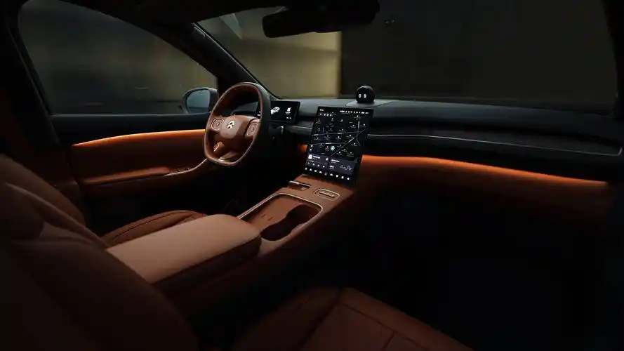 蔚来发布新款 es8,要满足所有场景需求,打的不是 model y_搜狐汽车