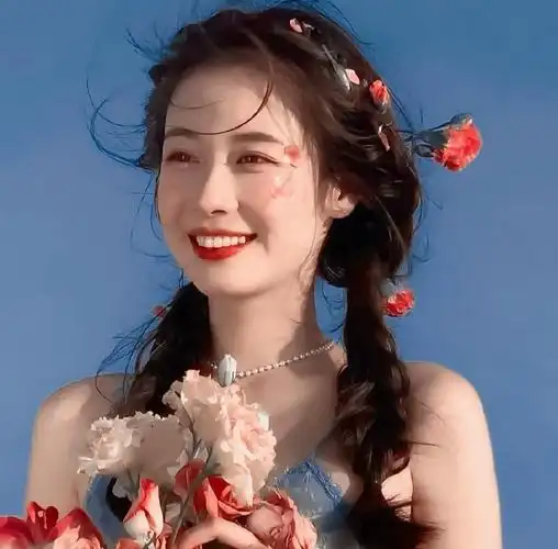 甜甜笑容的小女孩