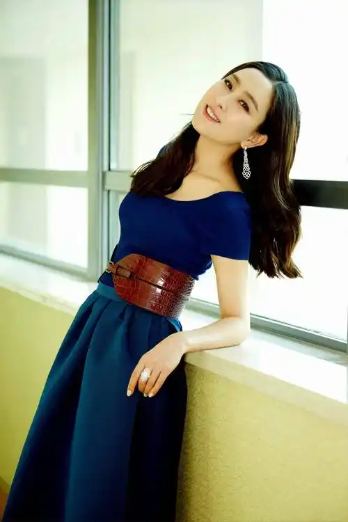 马苏真的挺有料,穿针织衫大秀凹凸比例,丰满身材比小姑娘还美_效果