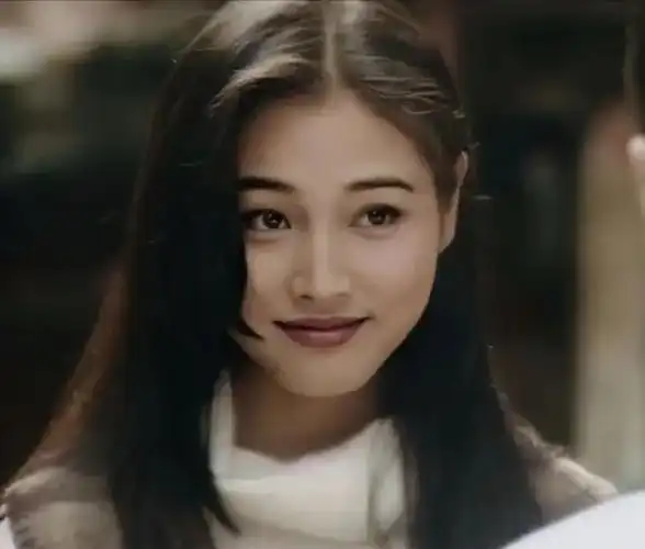 回顾张延嫁给大5岁的香港丈夫婚后生一女今一家三口其乐融融