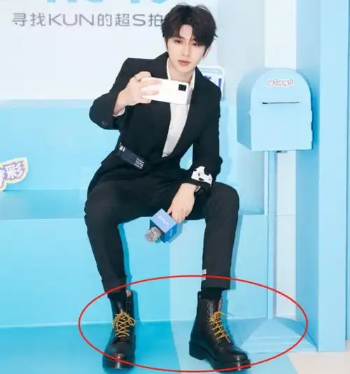 蔡徐坤出席手机活动粉丝随手拍下生图这状态是真实的吗