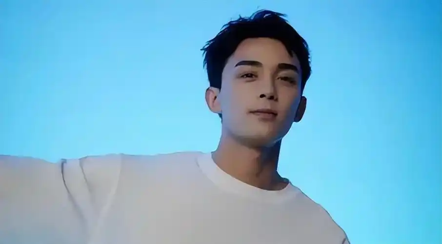 八卦,吴磊,宋祖儿,鞠婧祎,易烊千玺|宋祖儿|鞠婧祎|吴磊_新浪新闻