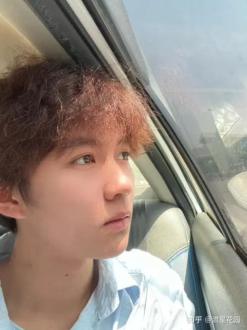 最后男生只要外表干干净净的,阳光向上一点,也没有必要追求那么好看