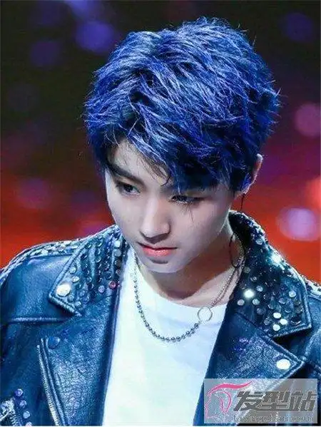 男生好看的发色 蓝色系染发超吸睛个性