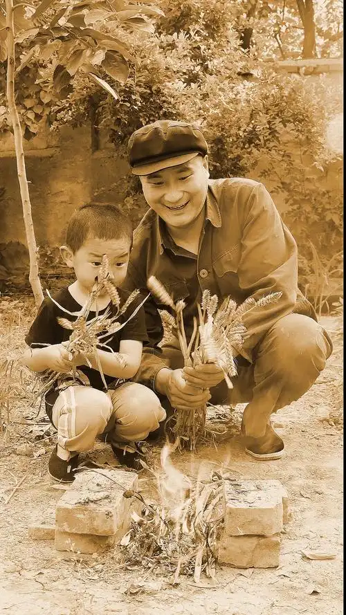 快乐的童年回忆#这才是真正的童年,儿时的你吃过烧小麦吗?