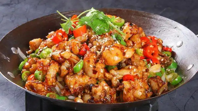 干锅牛蛙这样做才好吃肉质滑嫩香辣入味下酒真是太美味