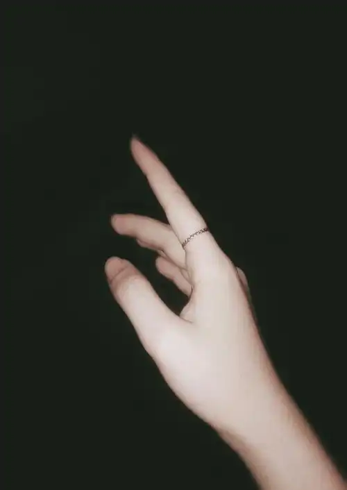 标题:黑夜的孤独