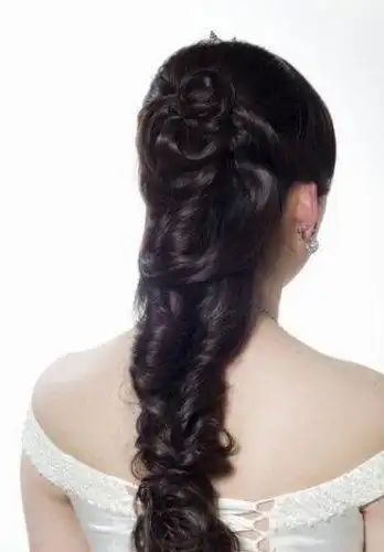 韩式盘发发型图片美翻全场(2)