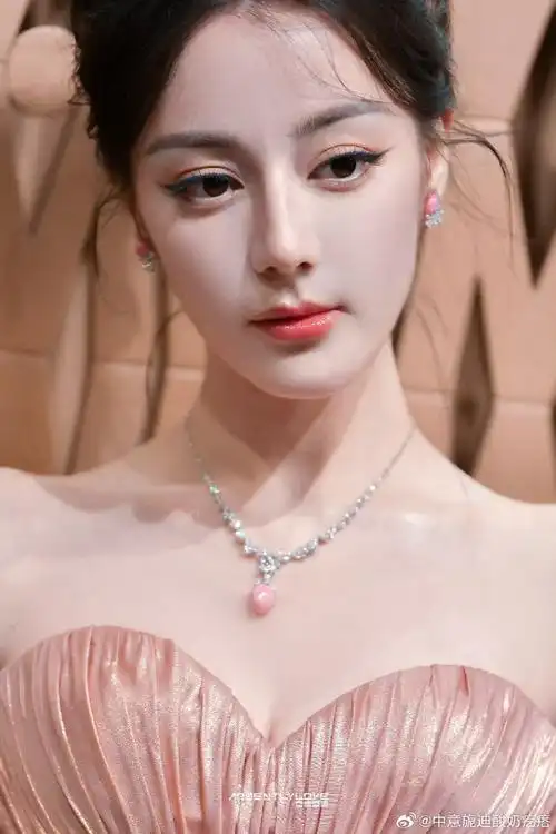 mikimoto全球代言人迪丽热巴##迪丽热巴##迪丽热巴枭起青壤