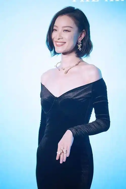 两段爱情无疾而终选择专搞事业,今成娱圈时尚女王_倪妮_电影_感情