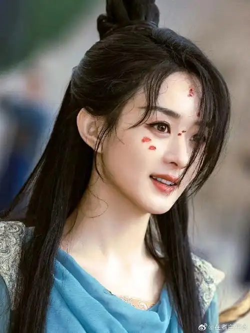 赵丽颖素衣撑伞##与凤行