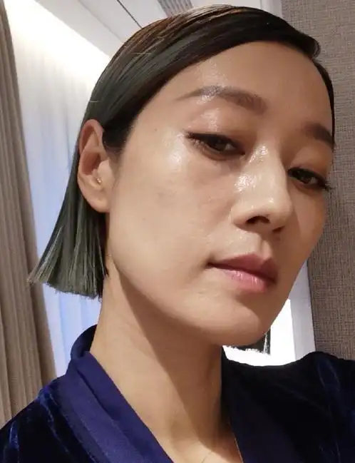 马伊琍素颜出镜引发热议网友这是丑态