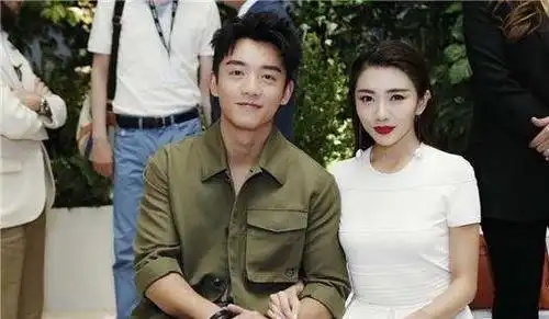 曾经那么的恩爱,如今变化如此之快,让人措手不及