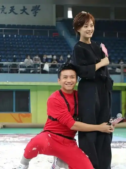 邓超孙俪庆祝结婚14周年,两人晒合照秀恩爱,昔日采访片段曝光