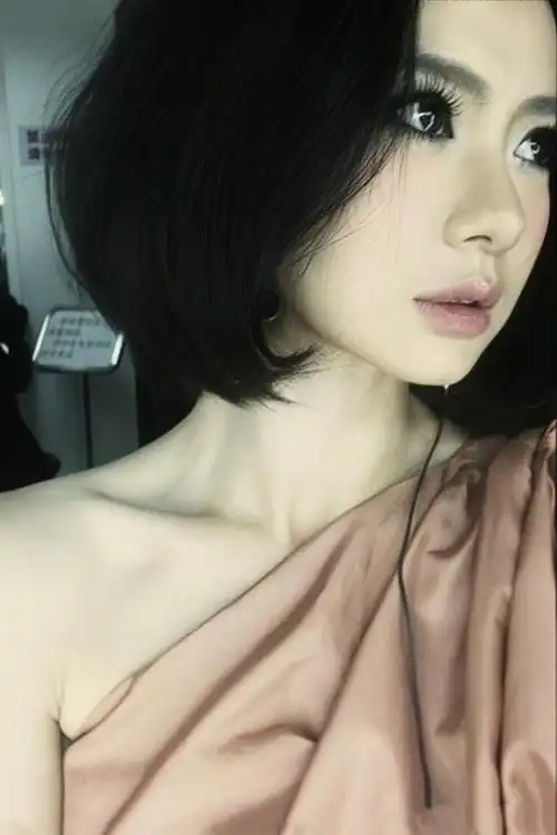 一些戚薇早期照片|戚薇_新浪新闻