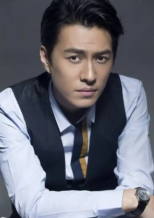 靳东回应说"错"话事件:多花时间关心自己更重要