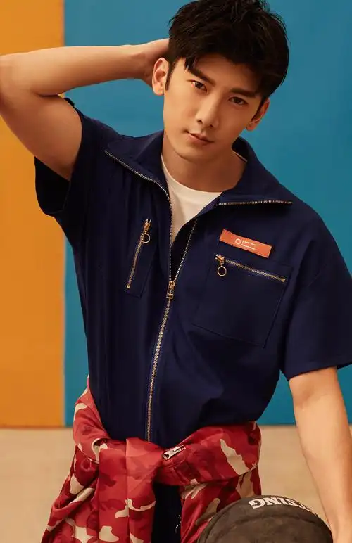 刘芮麟运动风帅气写真封面大片49