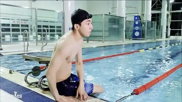 这些人肉画报中,其实也有大热爱豆南柱赫,但因为大家脱了都很像,不太