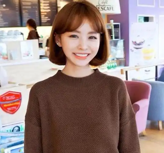 女士短发精选|短发发型瘦脸额头窄 赶紧挑这款