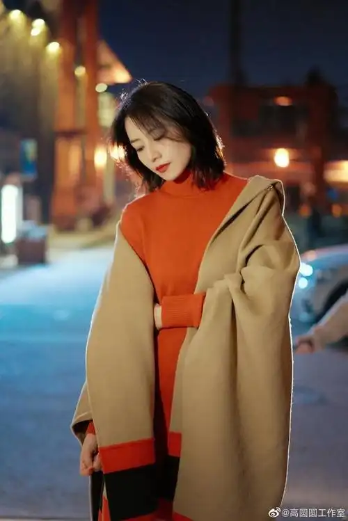 高圆圆时隔8年挑战律师职业装造型绝了