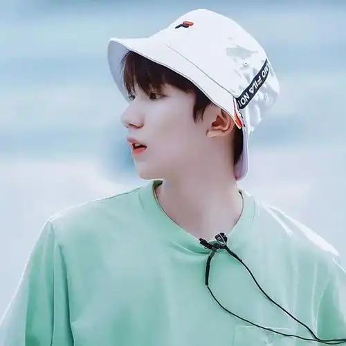 王源最新微信头像