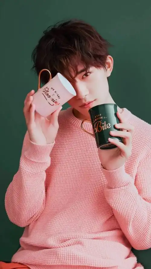 每日一荐最新一波易烊千玺高清壁纸盛世美颜形容再合适不过了