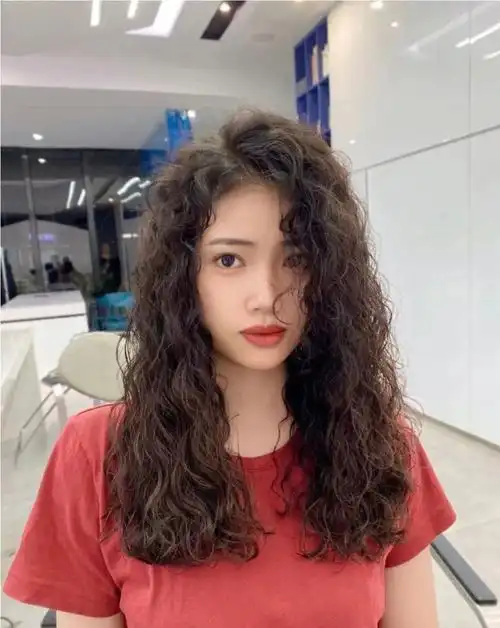 秋天到了,烫款满头烫,洋气又时尚_腾讯新闻