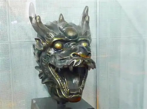 圆明园龙首现世2400万成交专家呼吁希望能无偿上交国家