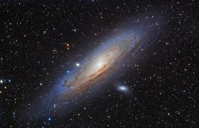 面纱星云,仙女座星系和三角座星系